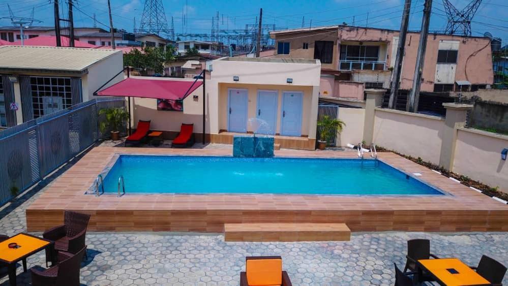 Fawzy Hotel Ibadan Exterior photo