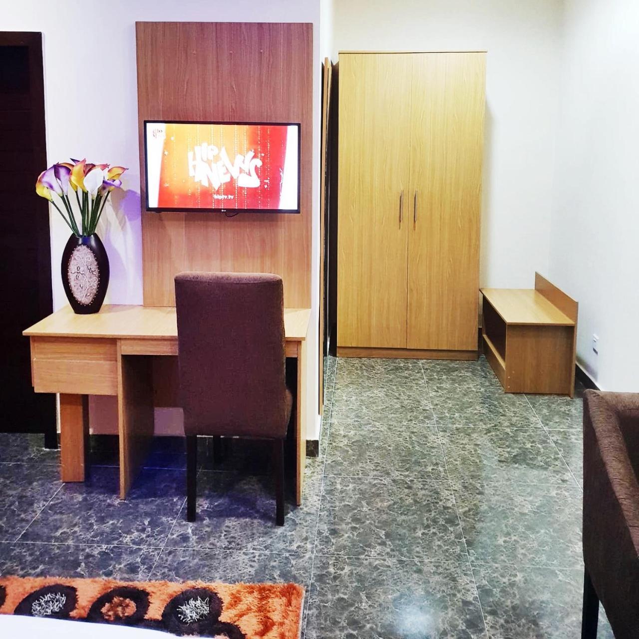 Fawzy Hotel Ibadan Exterior photo