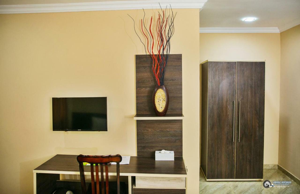 Fawzy Hotel Ibadan Exterior photo